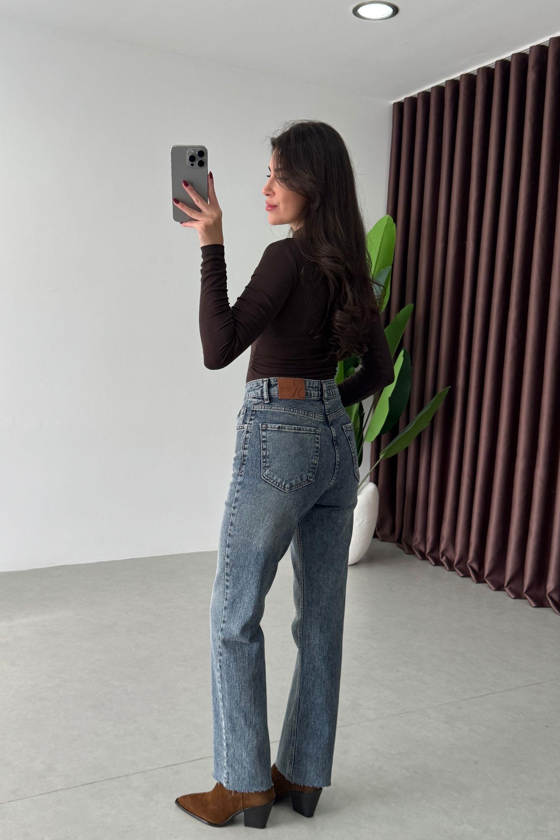 Claro Mavi Tint Kesik Paça Jean