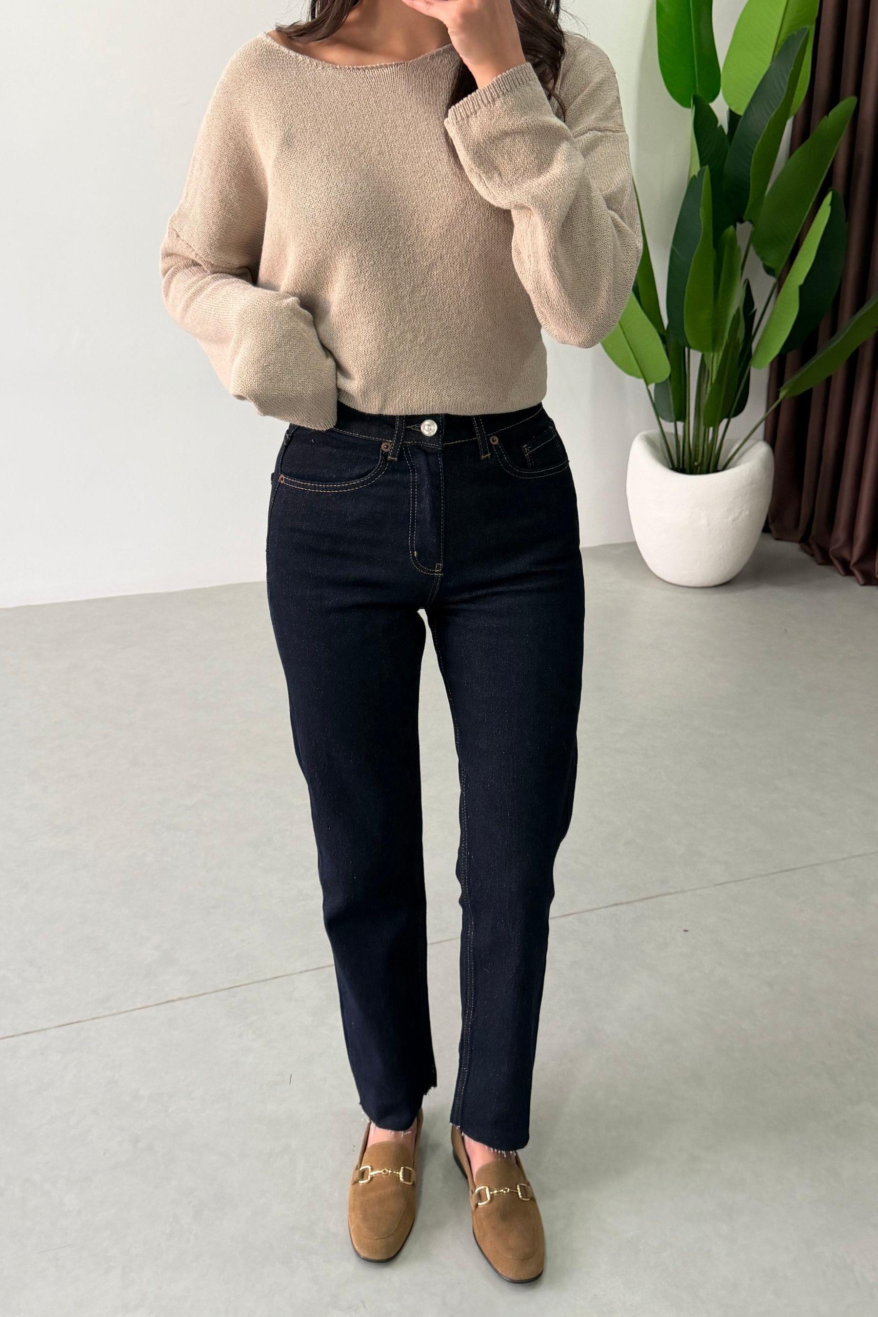 Fabia Lacivert Kesik Paça Boy Fit Jean