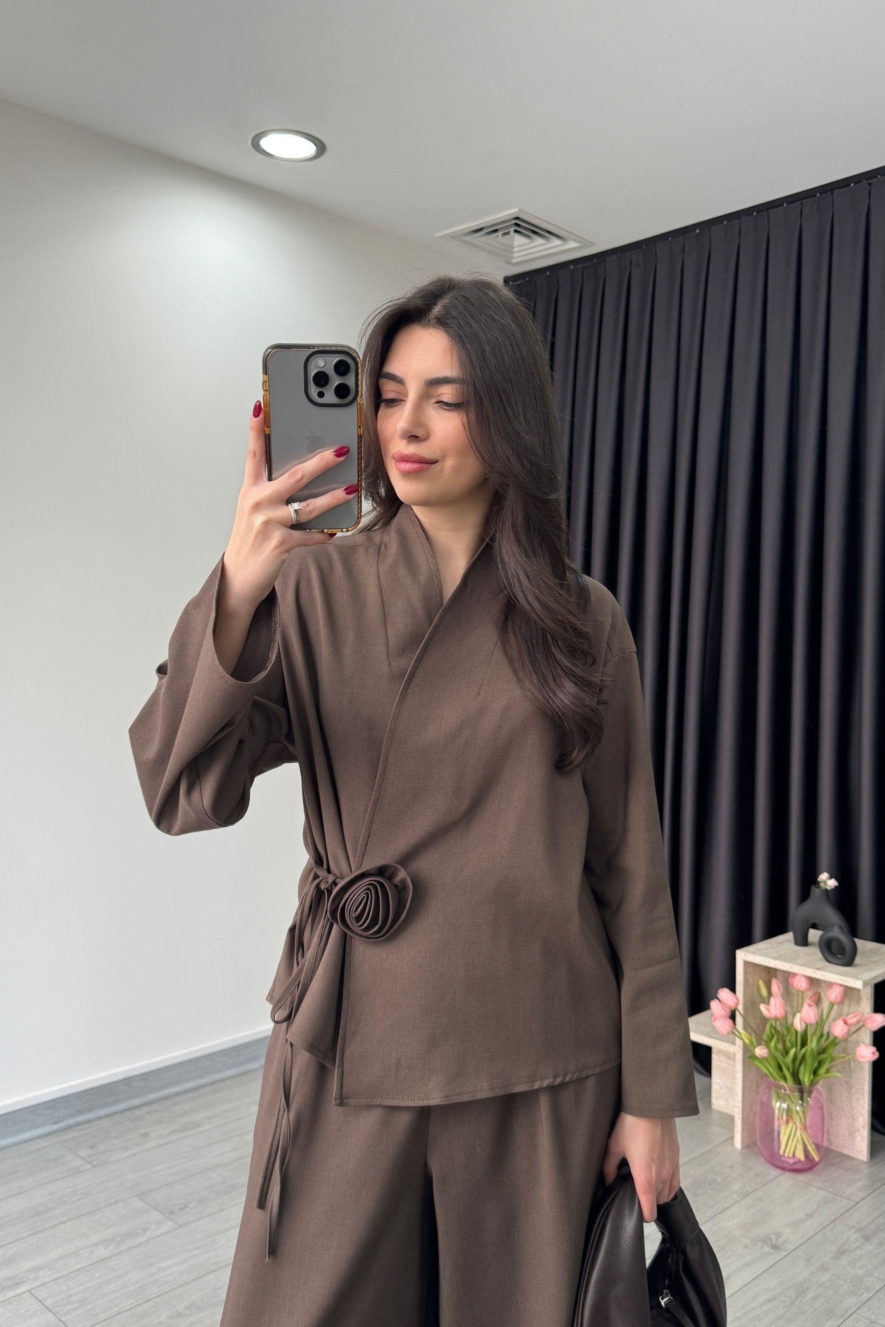 Gül Detaylı Kahve Kimono Pantolon Takım