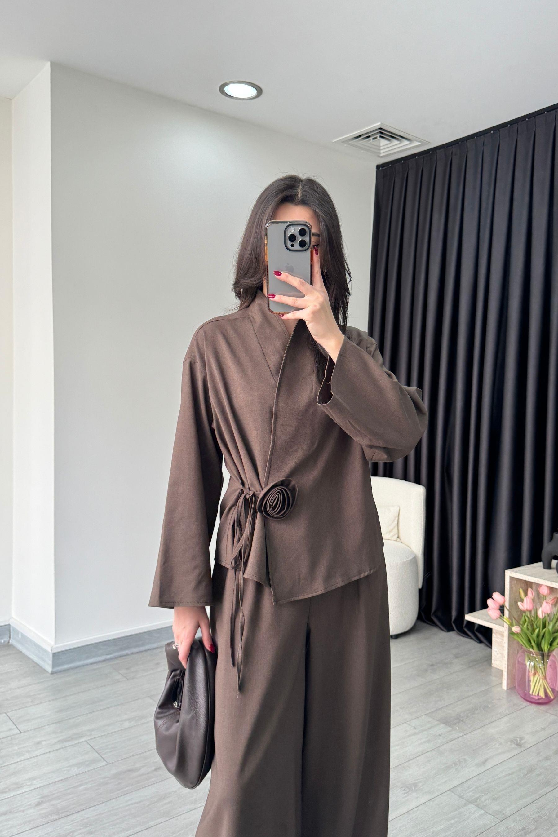 Gül Detaylı Kahve Kimono Pantolon Takım