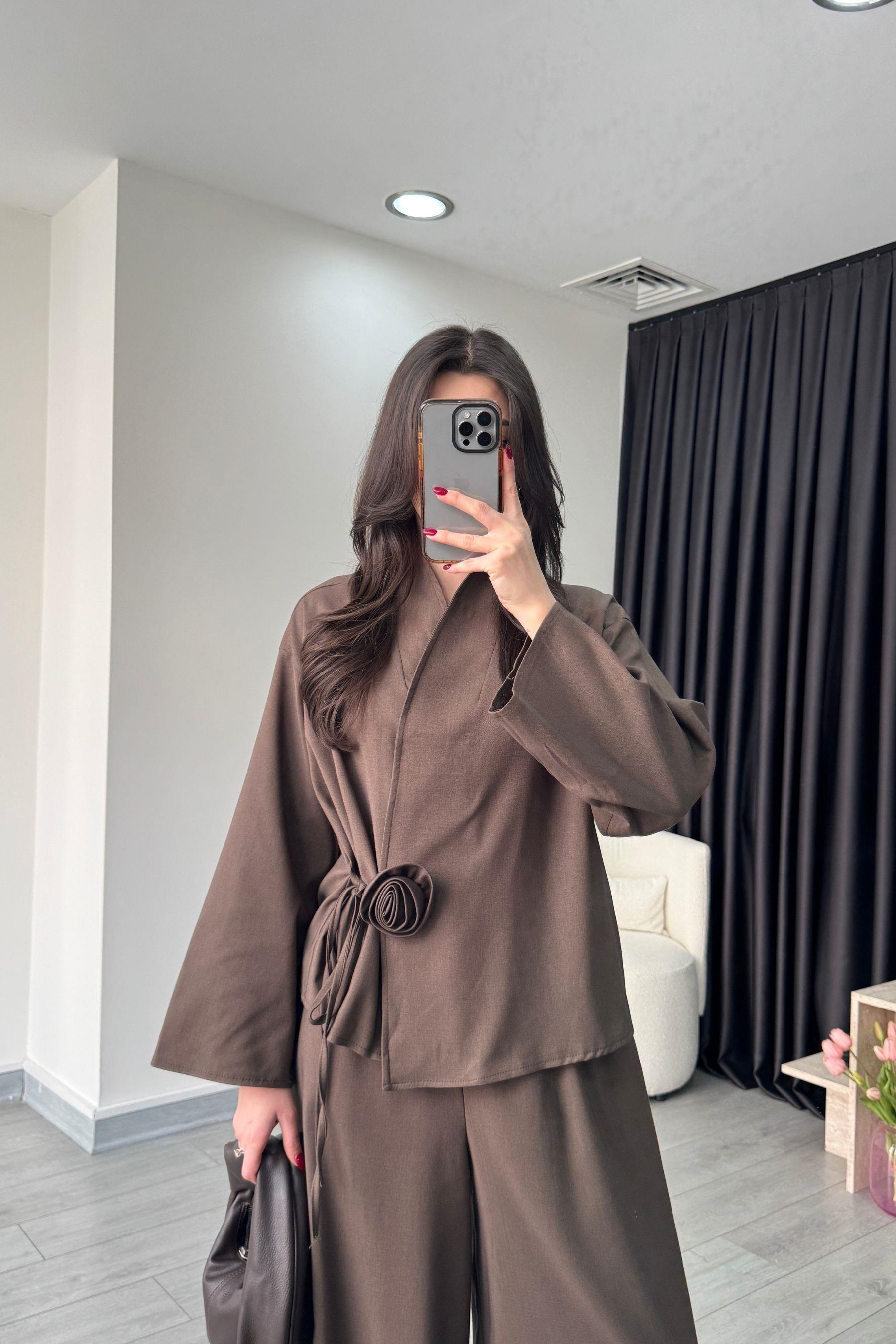 Gül Detaylı Kahve Kimono Pantolon Takım