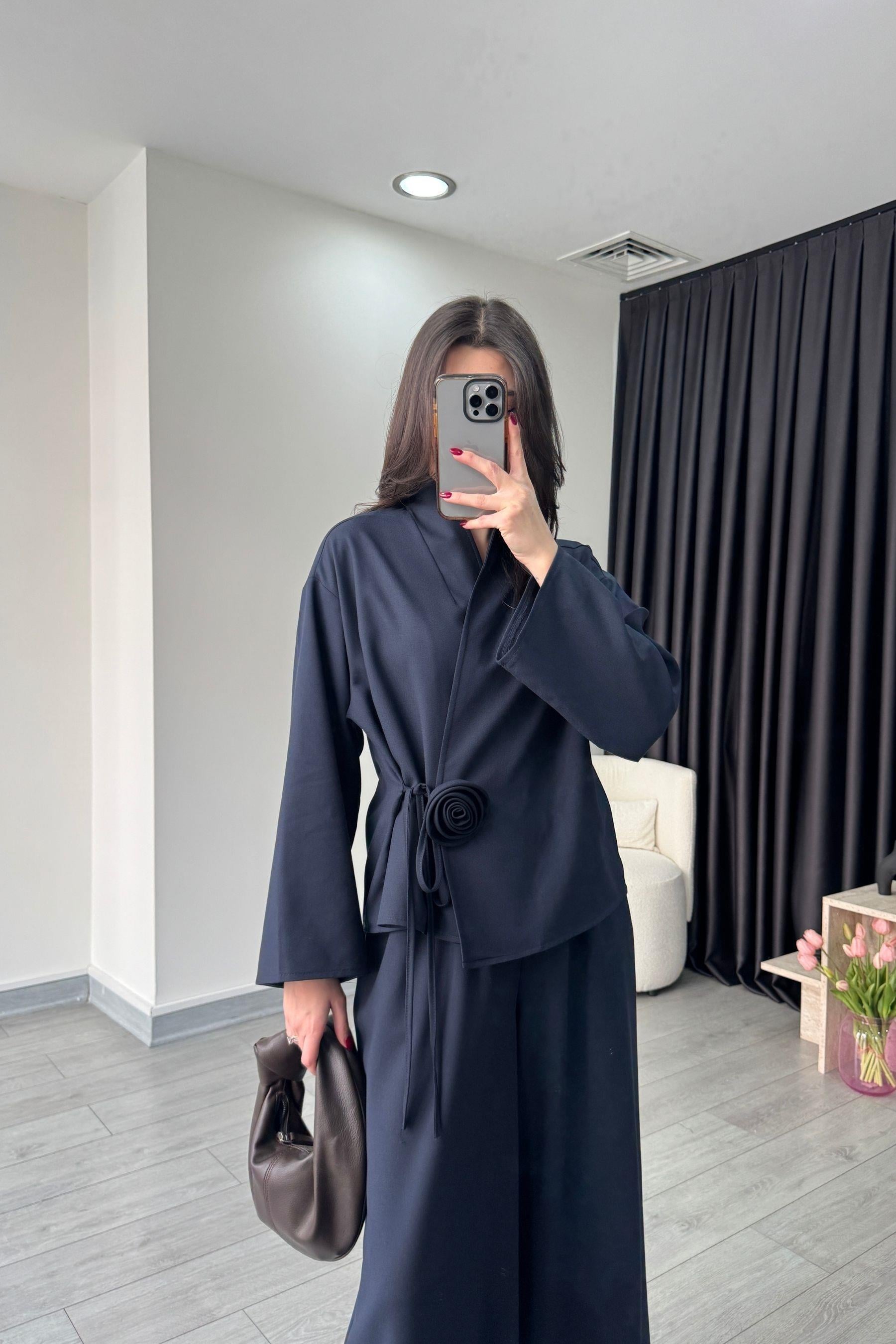 Gül Detaylı Lacivert Kimono Pantolon Takım