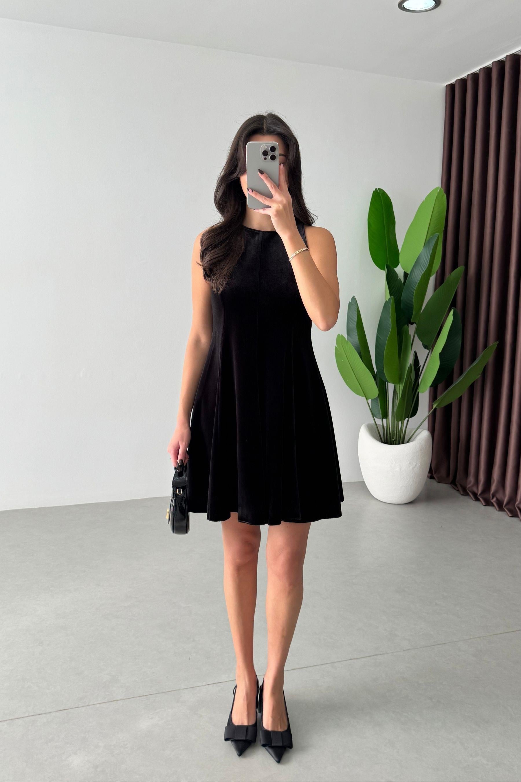 Ketty Siyah Kadife Volanlı Mini Elbise