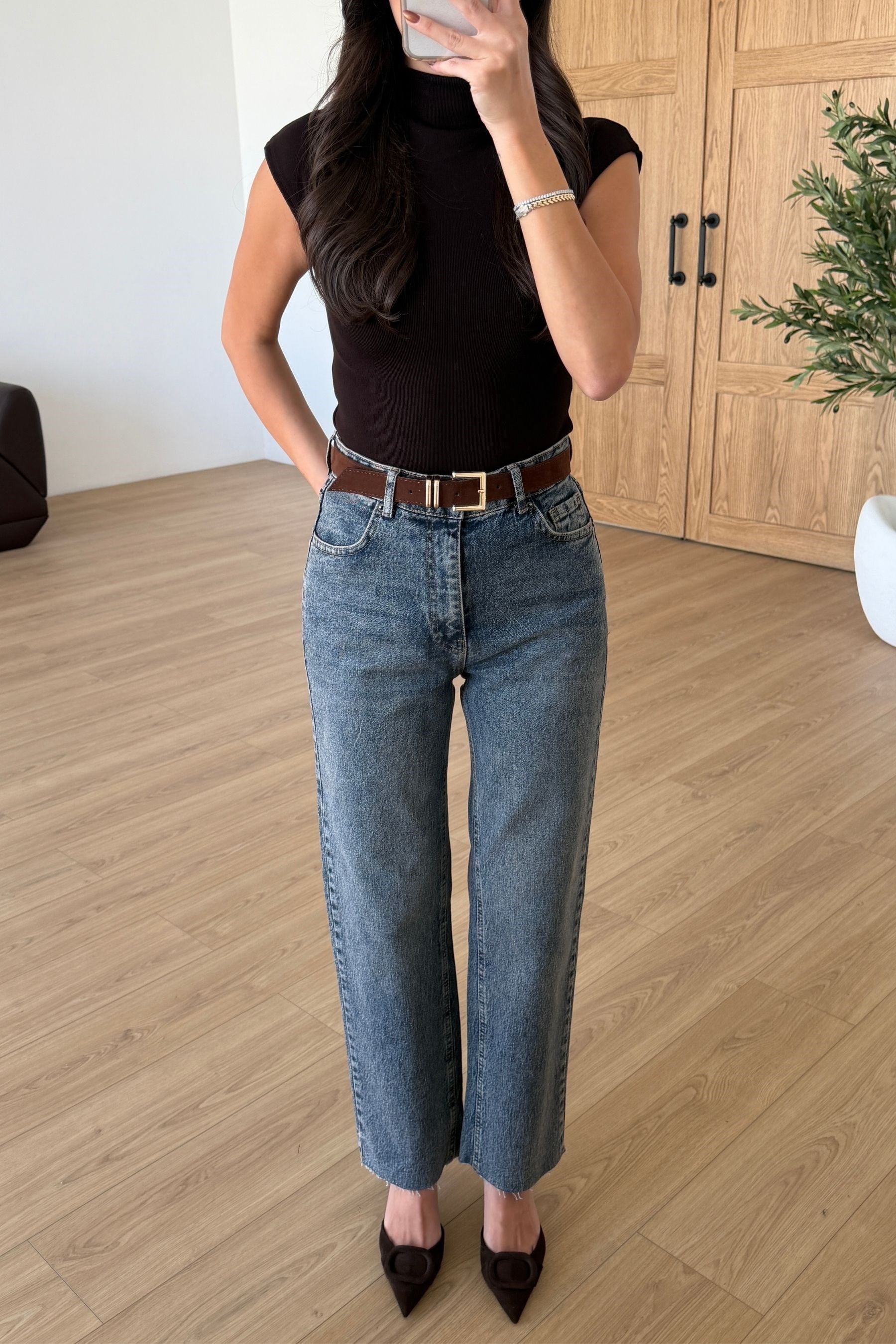 Metis Mavi Tintli Kemerli Straight Fit Jean