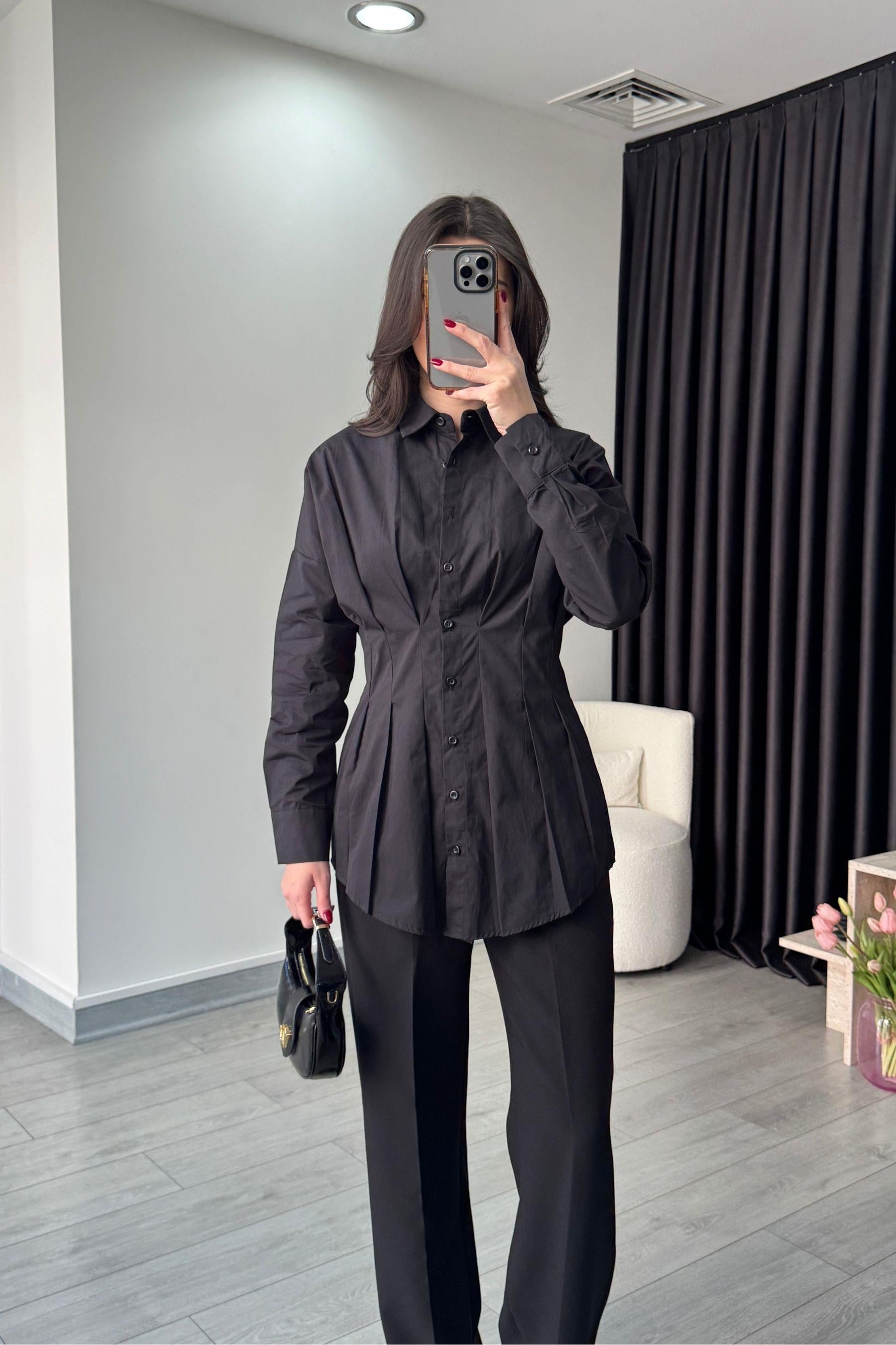 Nori Belden Oturtmalı Siyah Poplin Gömlek