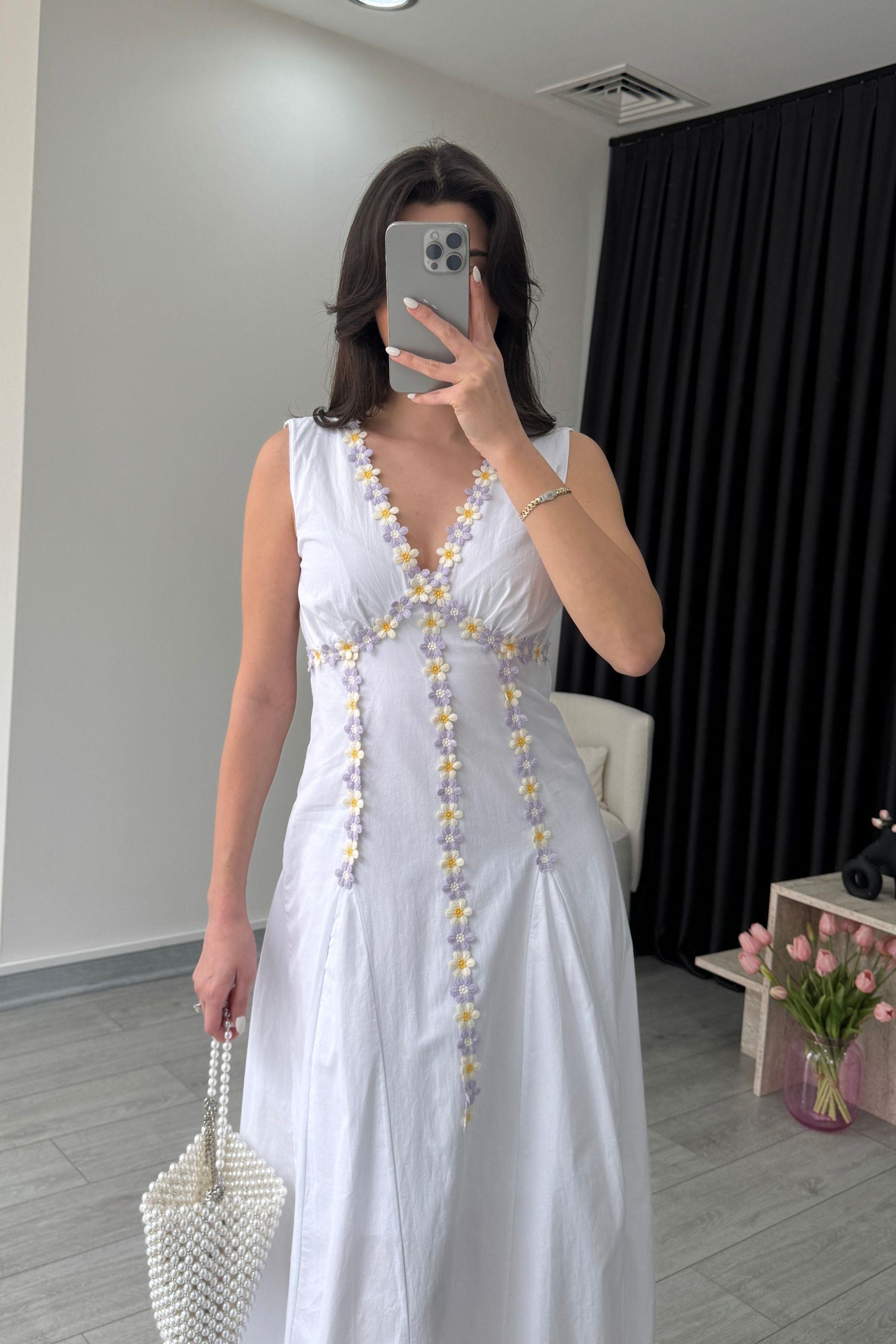 Papatya Detaylı Poplin Elbise