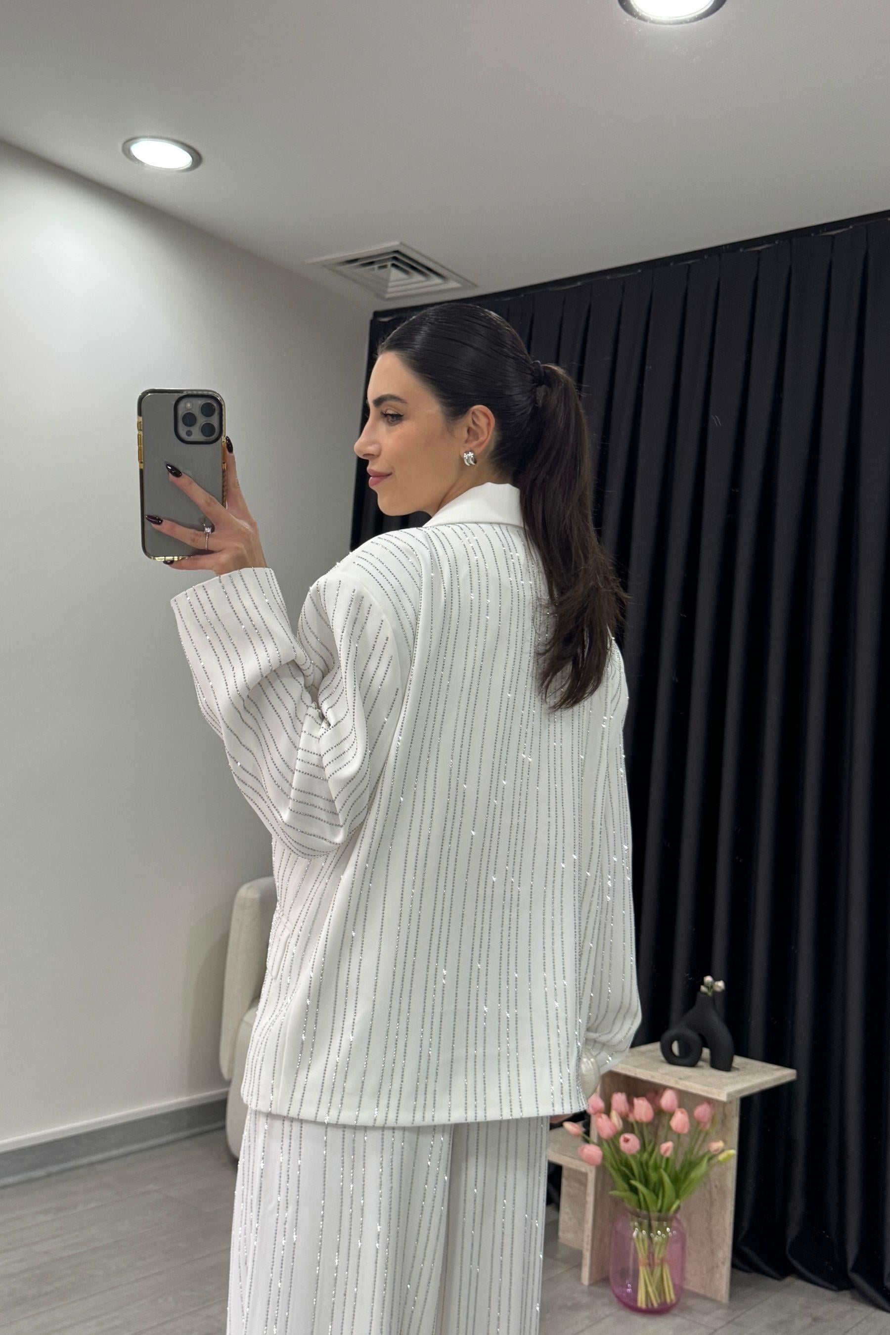 Premium Taş Detaylı Vatkalı Beyaz Blazer Ceket