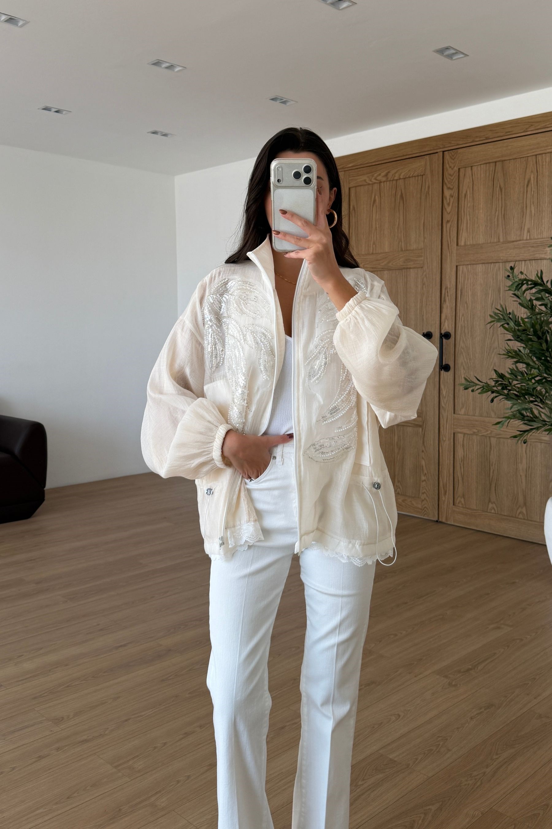 Sandra Ekru Dantelli İşlemeli Tasarım Ceket