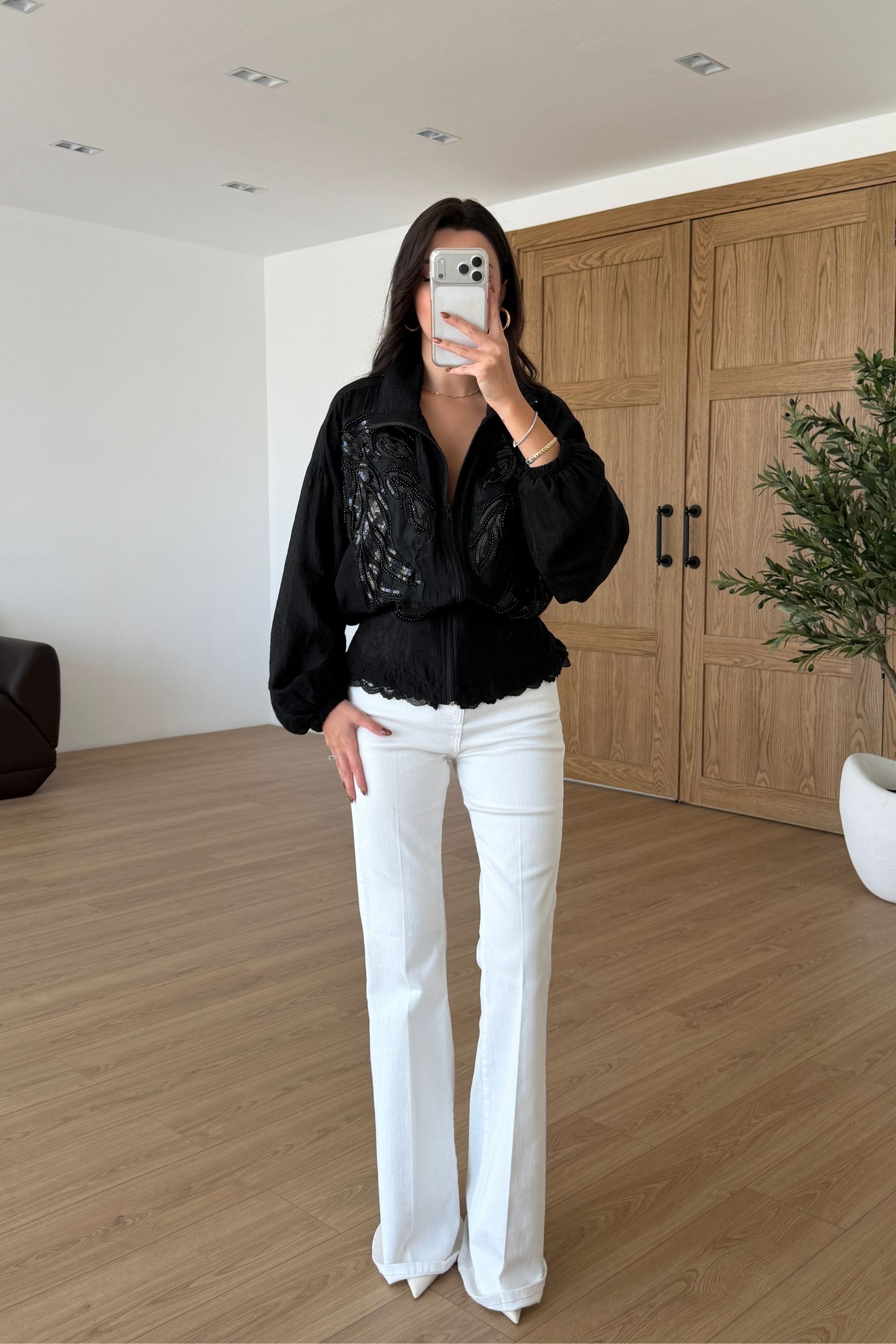 Sandra Siyah Dantelli İşlemeli Tasarım Ceket