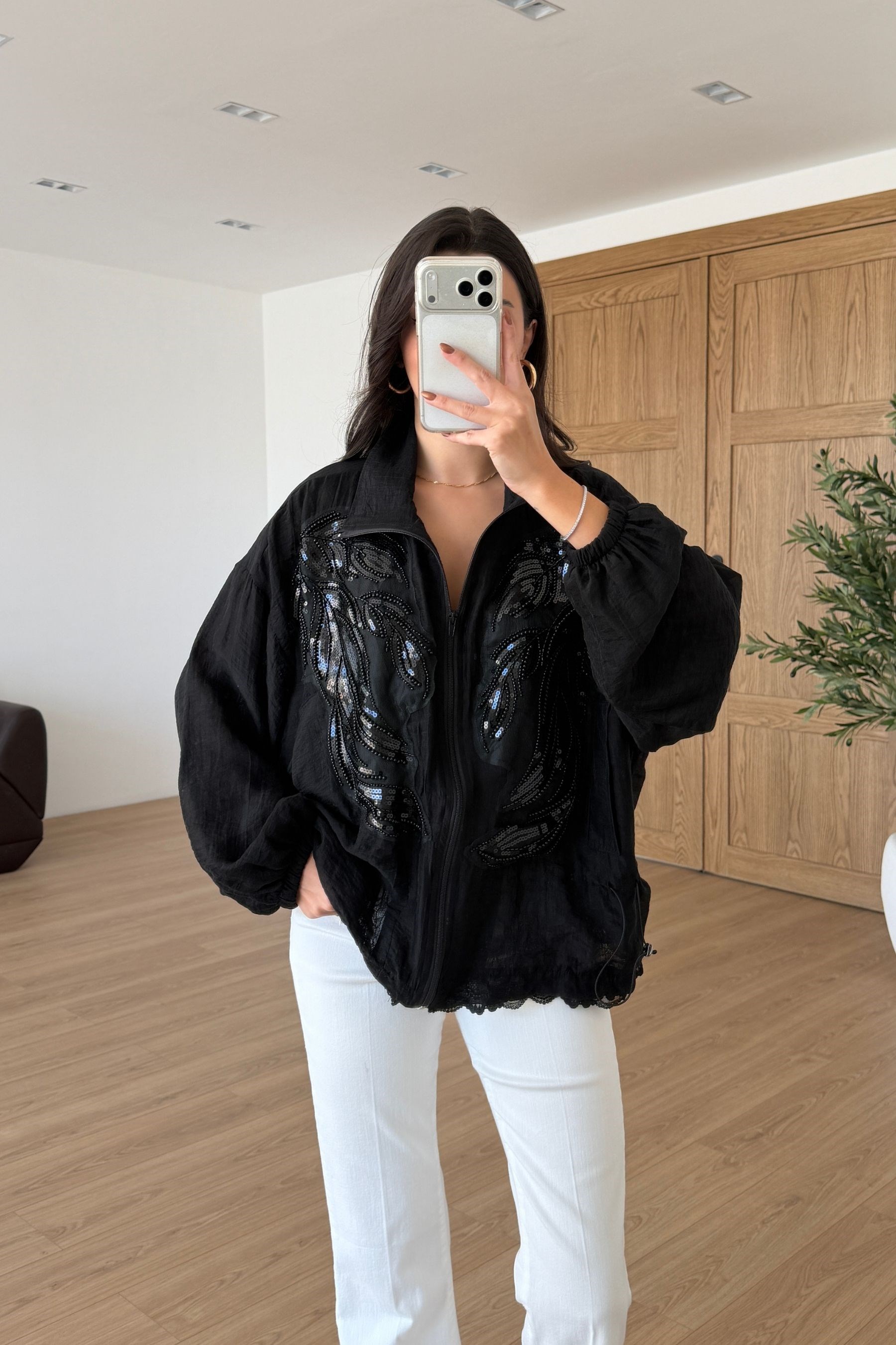 Sandra Siyah Dantelli İşlemeli Tasarım Ceket