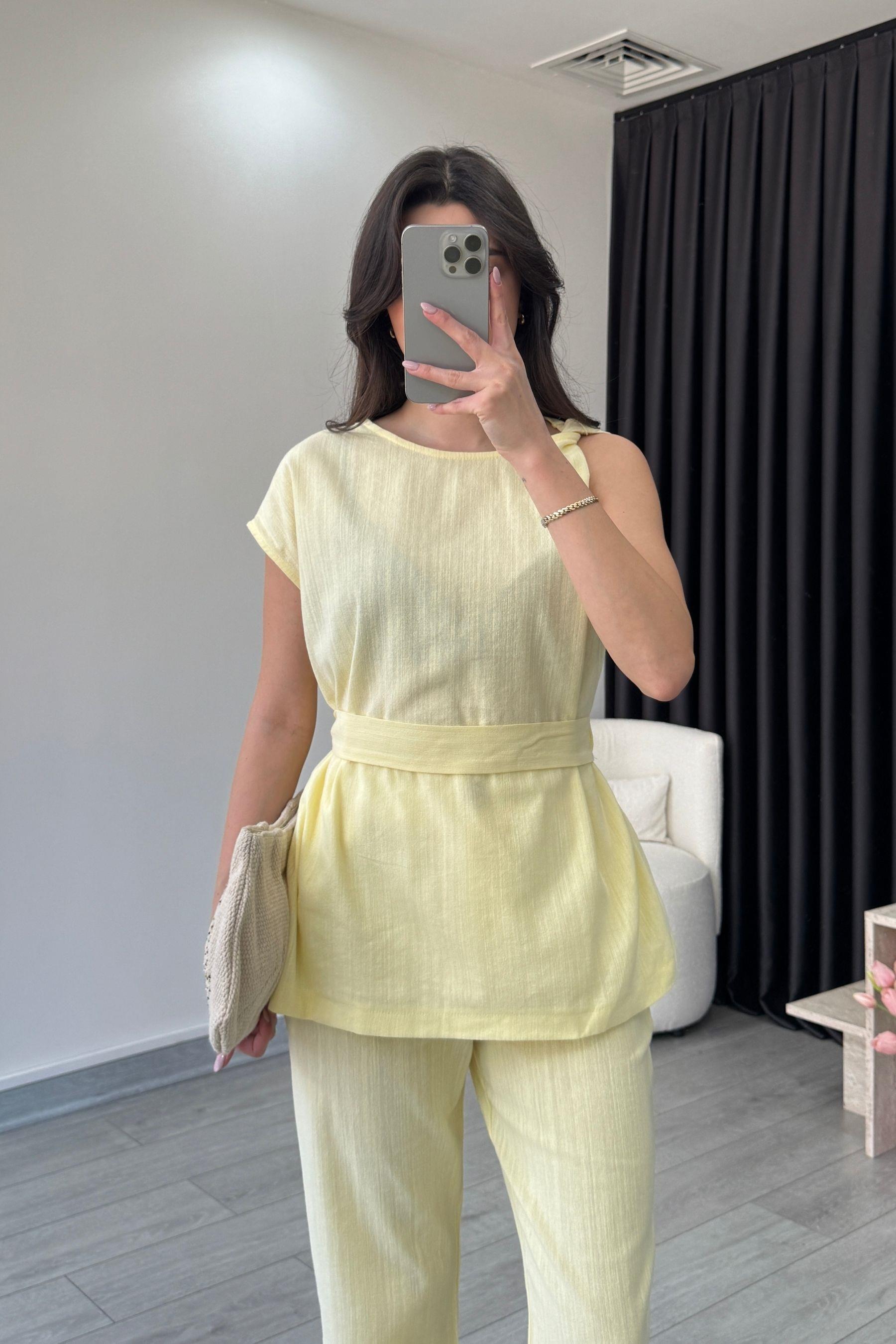 Sarı Omzu Burgulu Keten Bluz Pantolon Takım