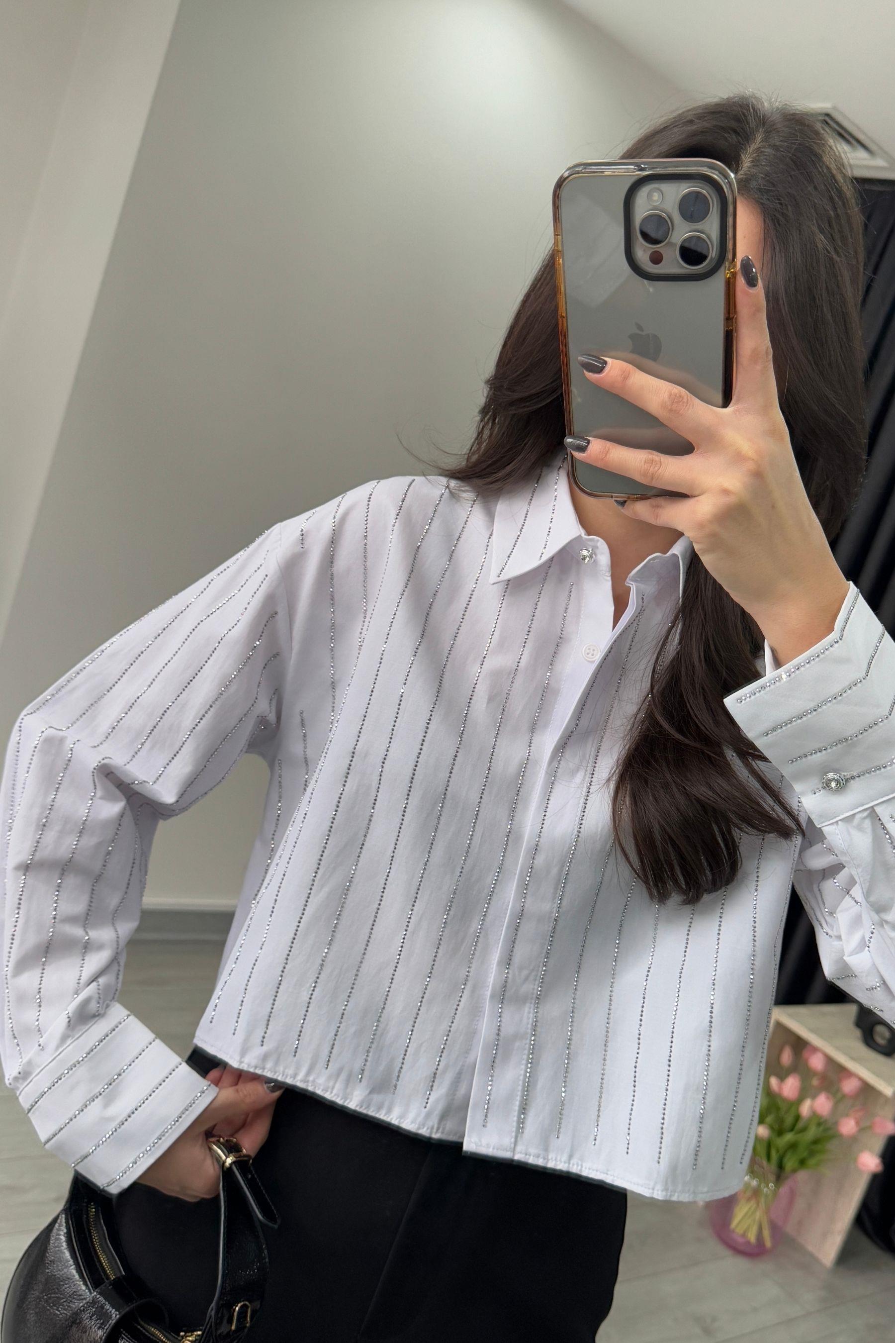 Taş Detaylı Beyaz Crop Gömlek