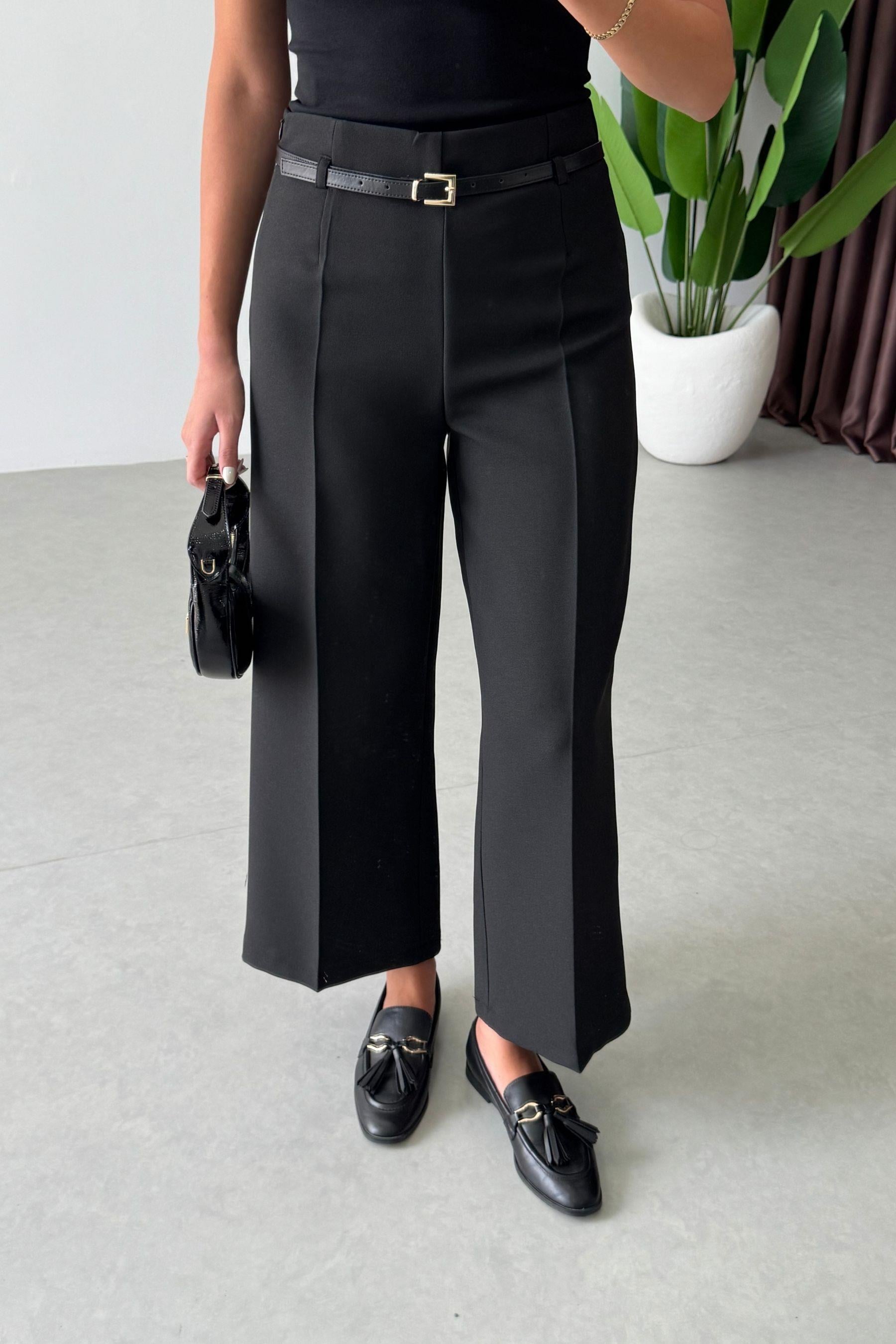 Tely Siyah Culotte Kemerli Pantolon