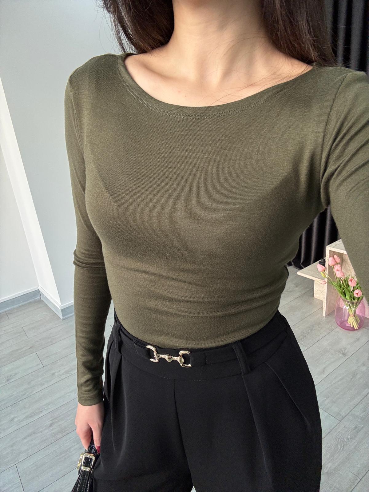 Yumuşak Dokulu Haki Kayık Yaka Body
