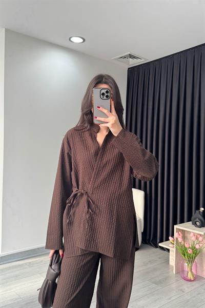 Dokulu Kahve Kimono Takım