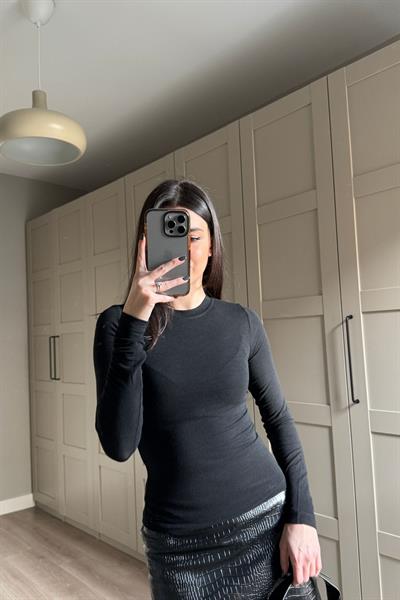 Bisiklet Yaka Siyah Transparan Body