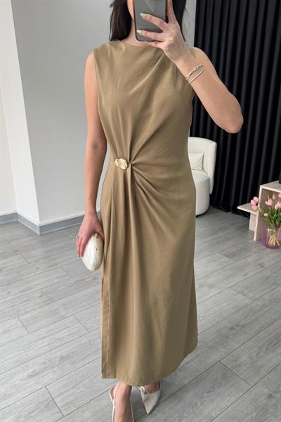Daisy Toka Detay Drapeli Camel Elbise