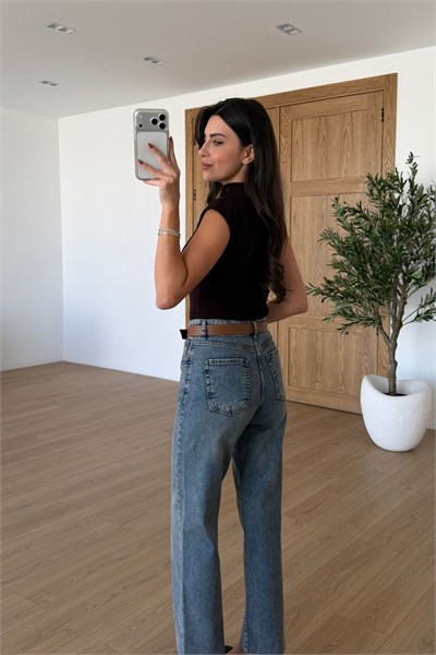 Desin Kesik Paça Straight Fit Kemerli Jean