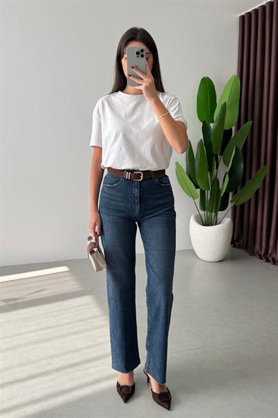 Desin Koyu Mavi Kesik Paça Straight Fit Kemerli Jean