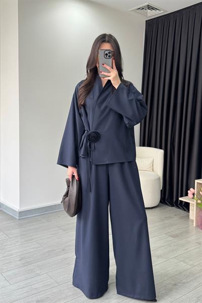 Gül Detaylı Lacivert Kimono Pantolon Takım