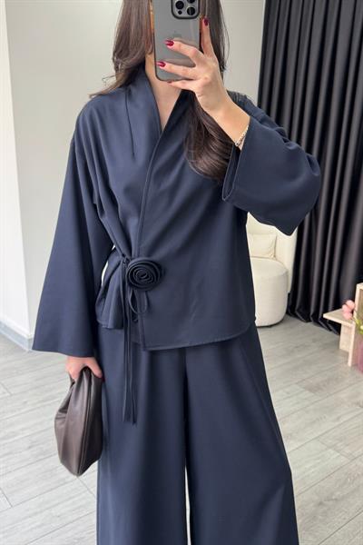 Gül Detaylı Lacivert Kimono Pantolon Takım