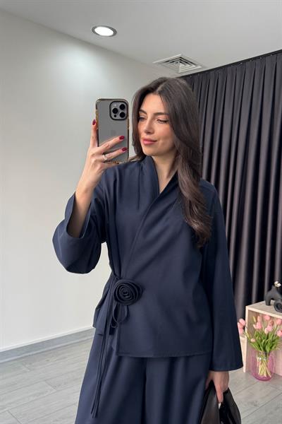Gül Detaylı Lacivert Kimono Pantolon Takım