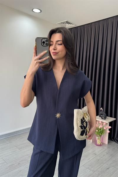 Güneş Düğme Detay Lacivert Keten Yelek Pantolon Takım