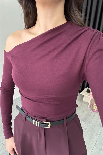 Kelly Omuz Dekolteli Mürdüm Bluz