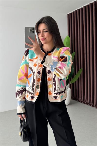 Lyra Tasarım Nakış Detay Gabardin Ceket