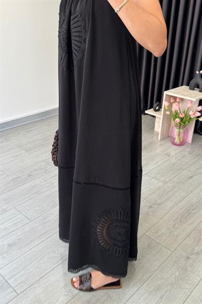 Mona Dantel İşlemeli Siyah Elbise