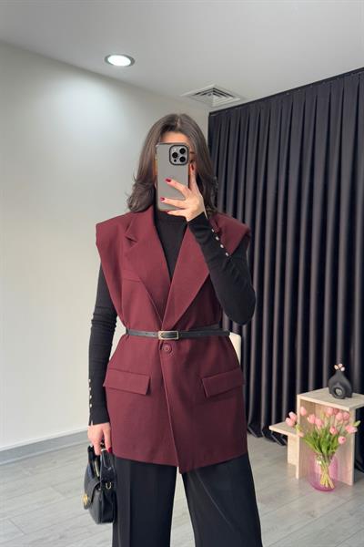 Omuzları Vatkalı Kemerli Bordo Yelek