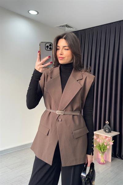Omuzları Vatkalı Kemerli Kahve Yelek