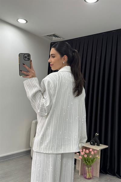 Premium Taş Detaylı Vatkalı Beyaz Blazer Ceket