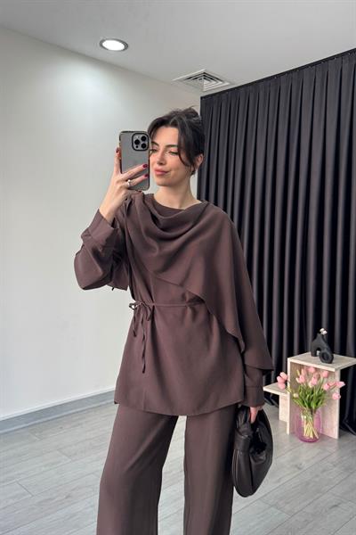 Şal Yaka Kahve Bluz Pantolon Takım