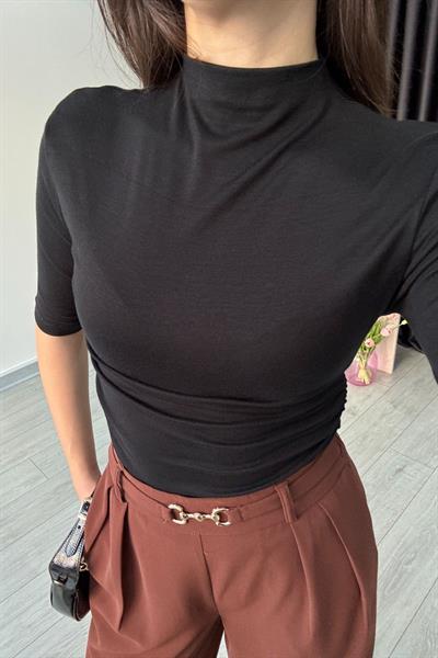 Siyah Drapeli Kısa Kollu Body