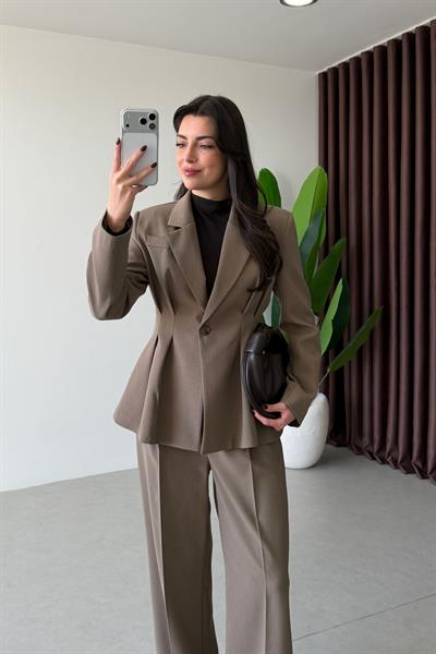 Sophie Vizon Pileli Ceket Pantolon Takım