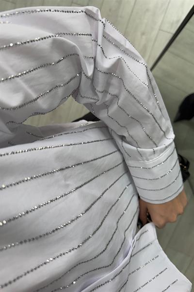 Taş Detaylı Beyaz Crop Gömlek