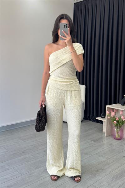 Yona Ekru Omuz Dekolteli Bluz Pantolon Takım
