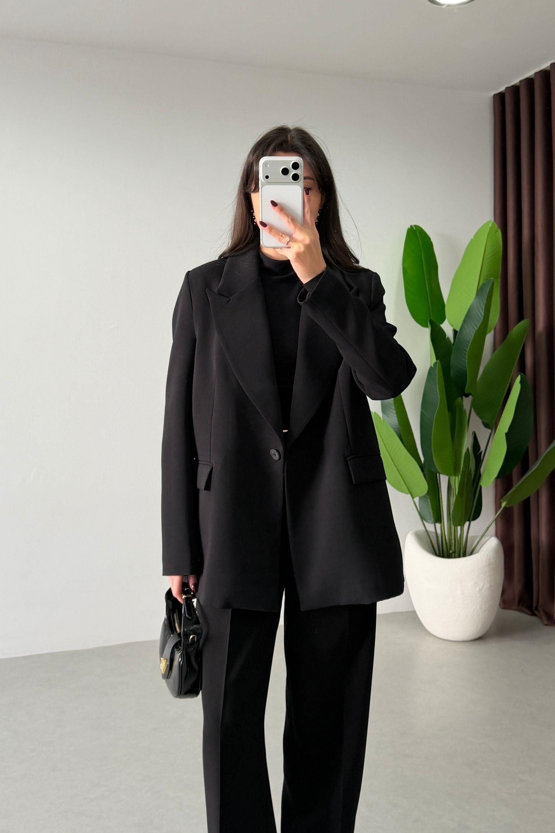 Apeva Siyah Oversize Krep Kumaş Blazer