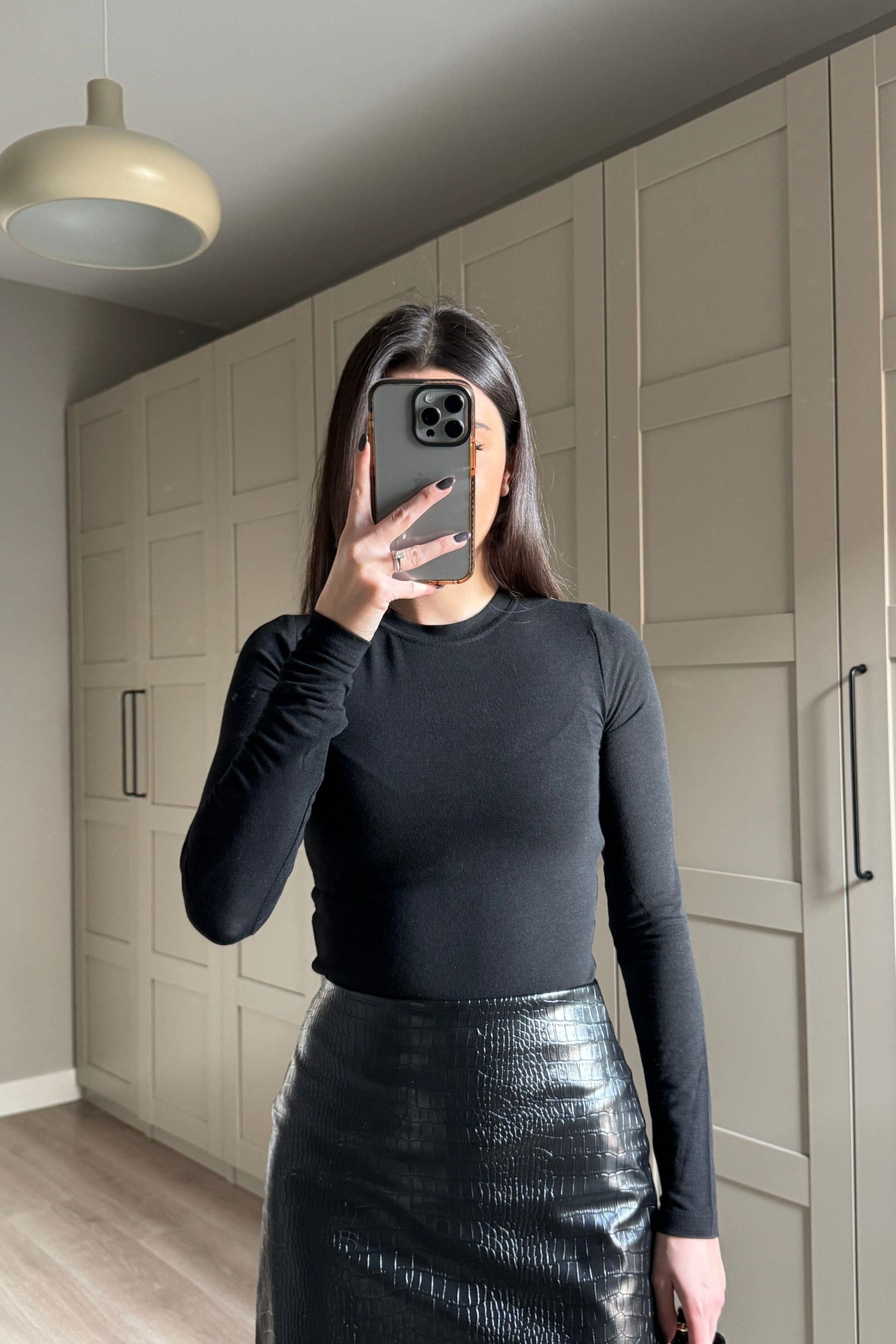 Bisiklet Yaka Siyah Transparan Body