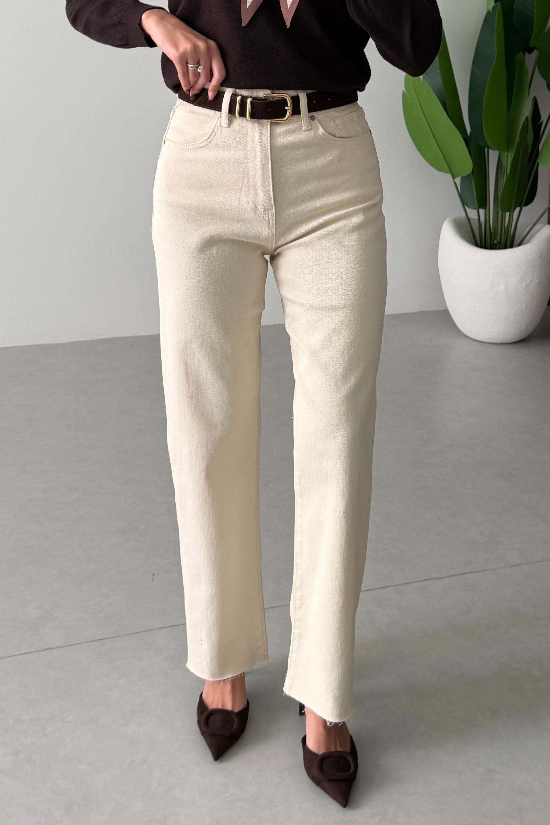 Desin Ekru Kesik Paça Straight Fit Kemerli Jean