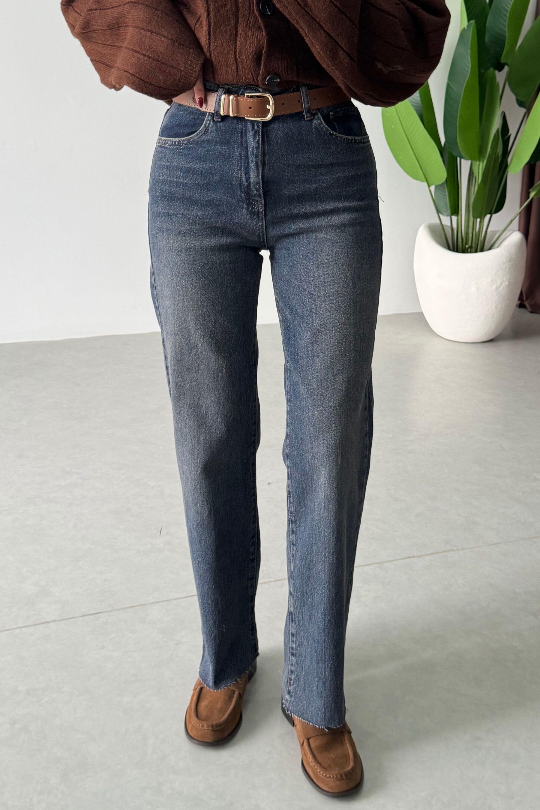 Desin Kesik Paça Straight Fit Kemerli Jean