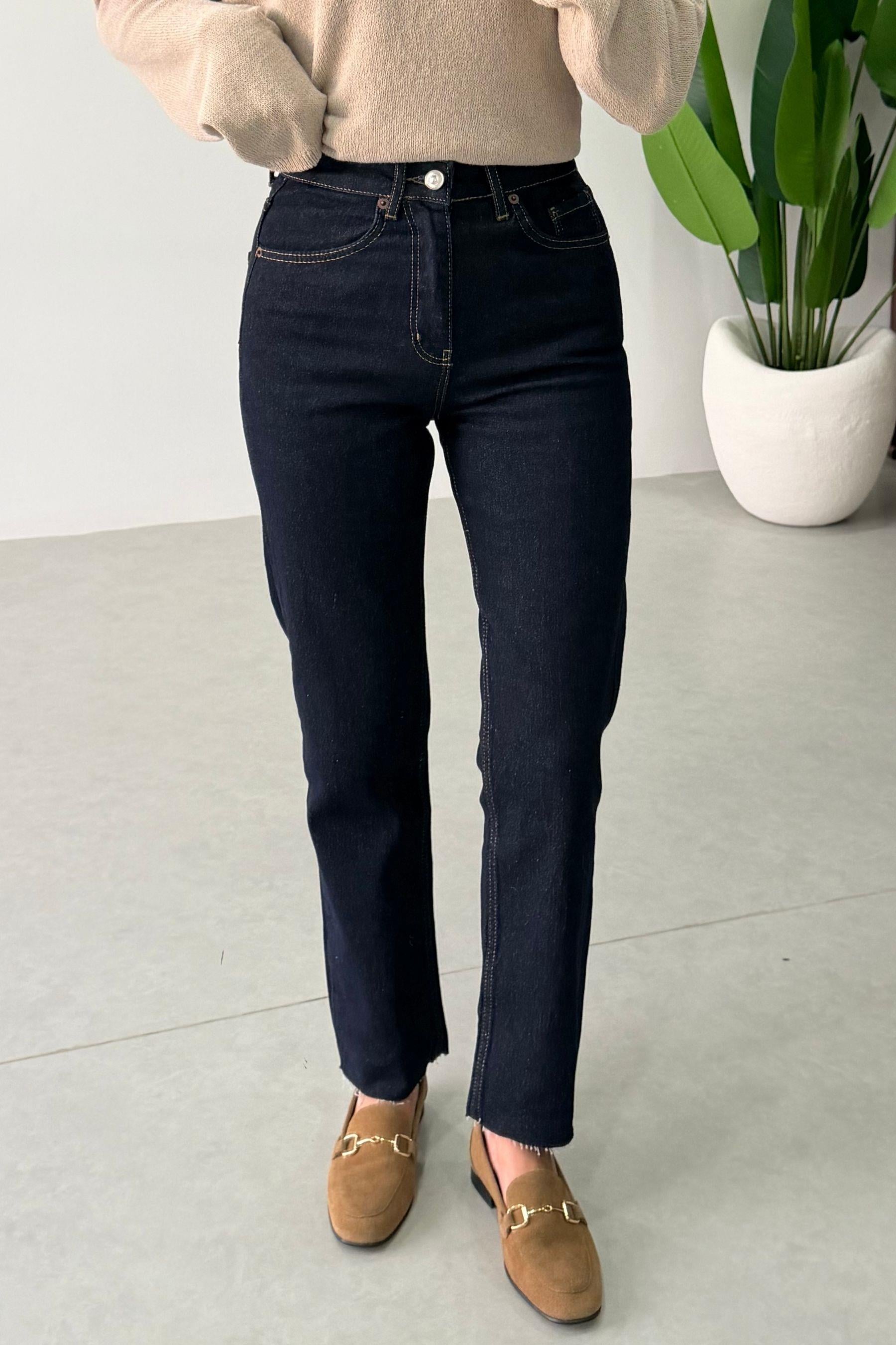 Fabia Lacivert Kesik Paça Boy Fit Jean