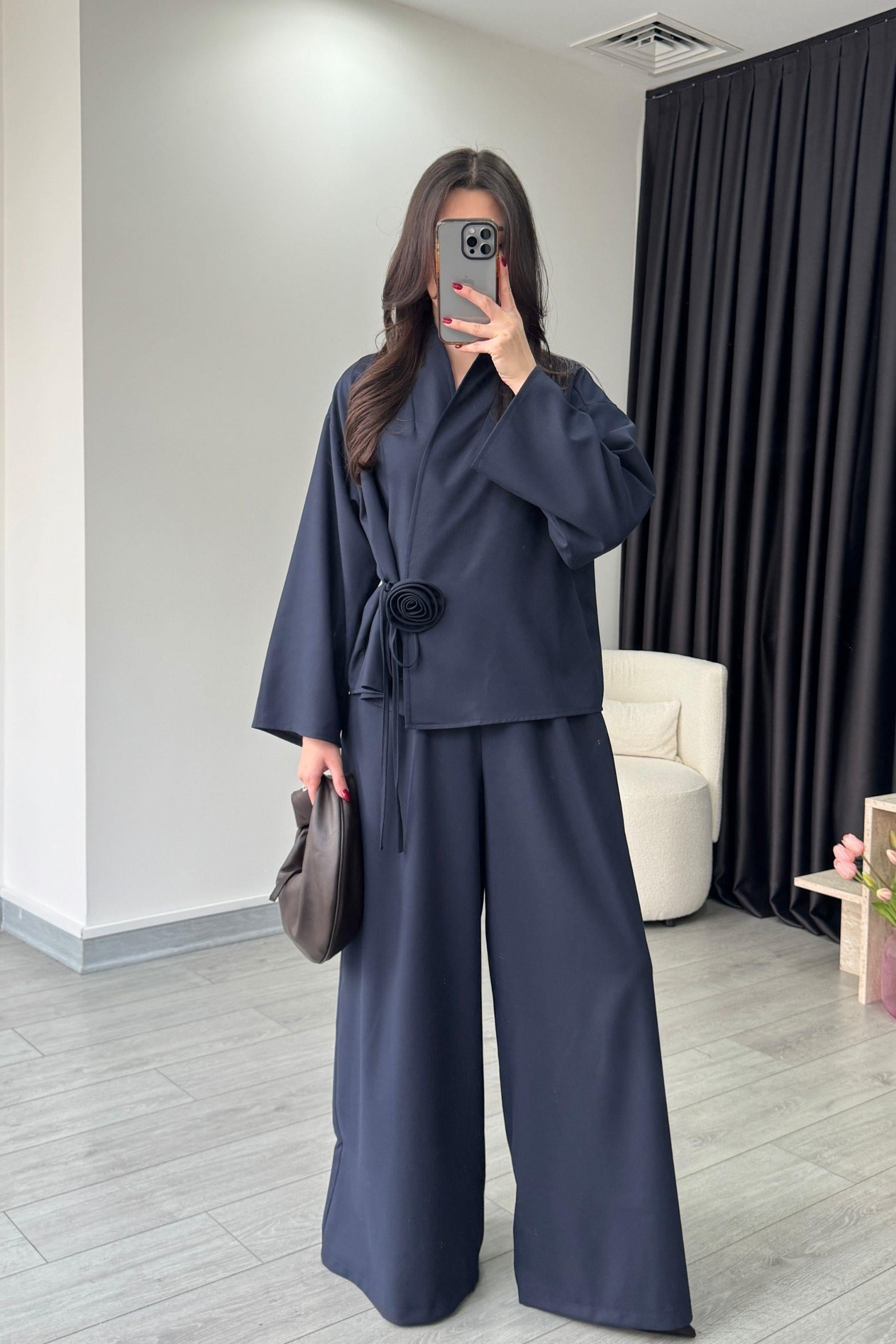 Gül Detaylı Lacivert Kimono Pantolon Takım