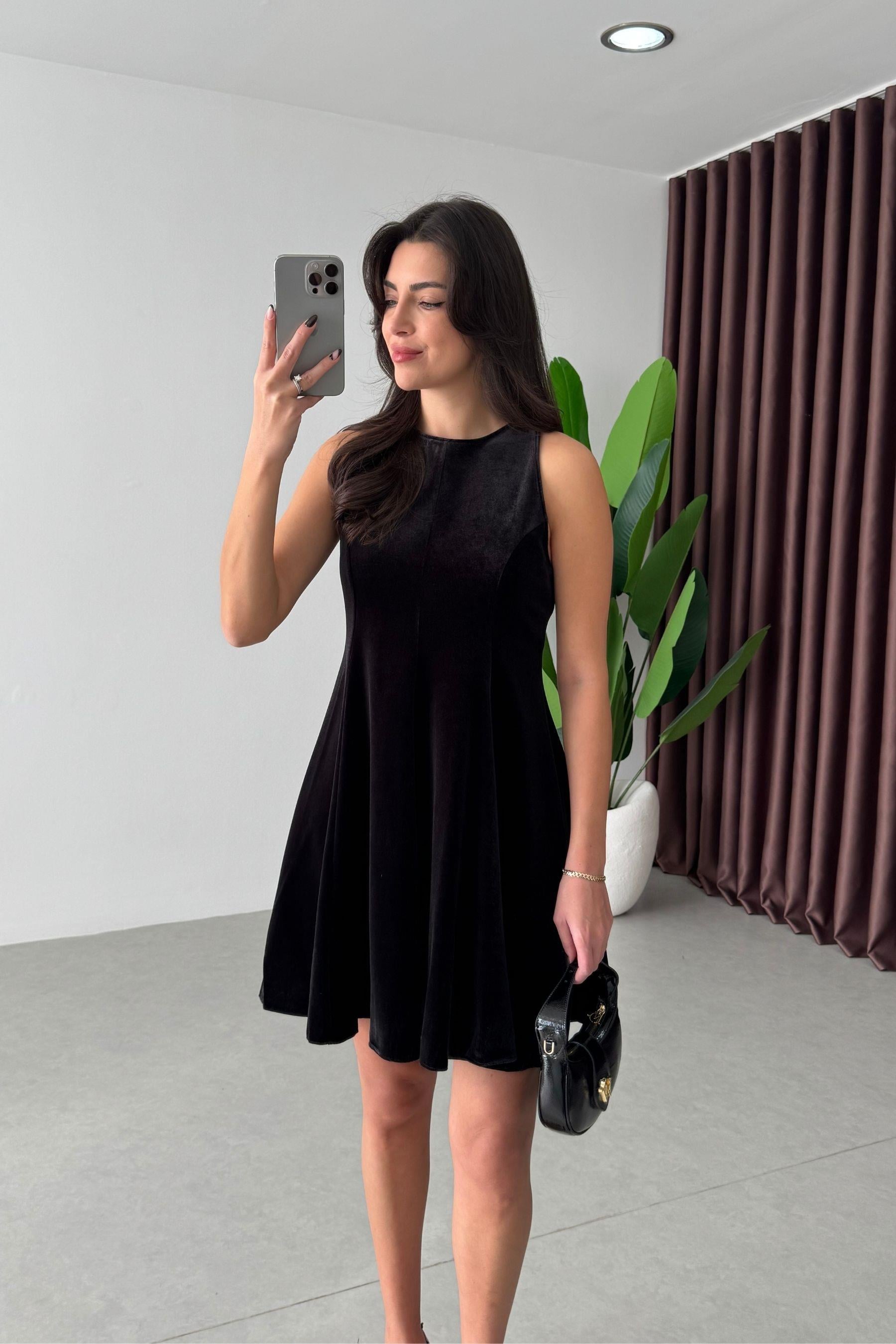 Ketty Siyah Kadife Volanlı Mini Elbise