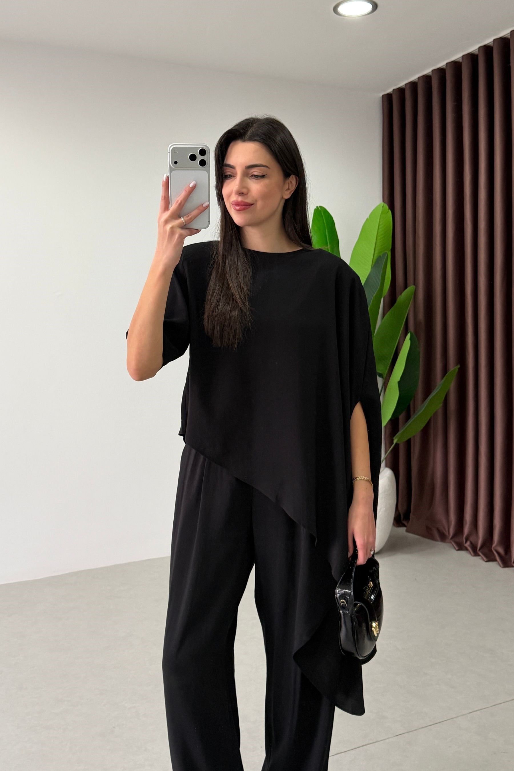 Lilly Siyah Asimetrik Kesim Modal Takım