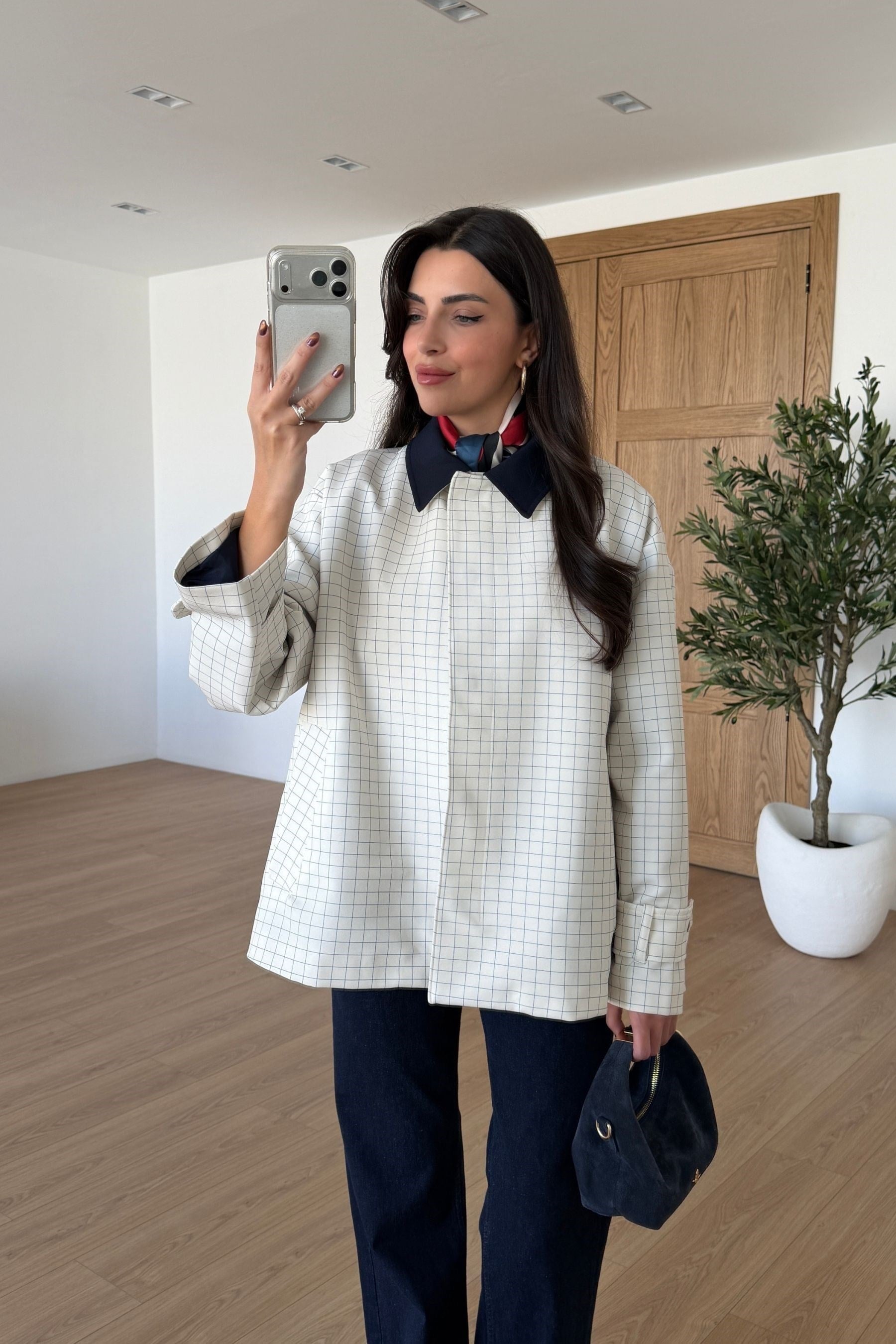 Linda Kareli Kontrast Yaka Trençkot