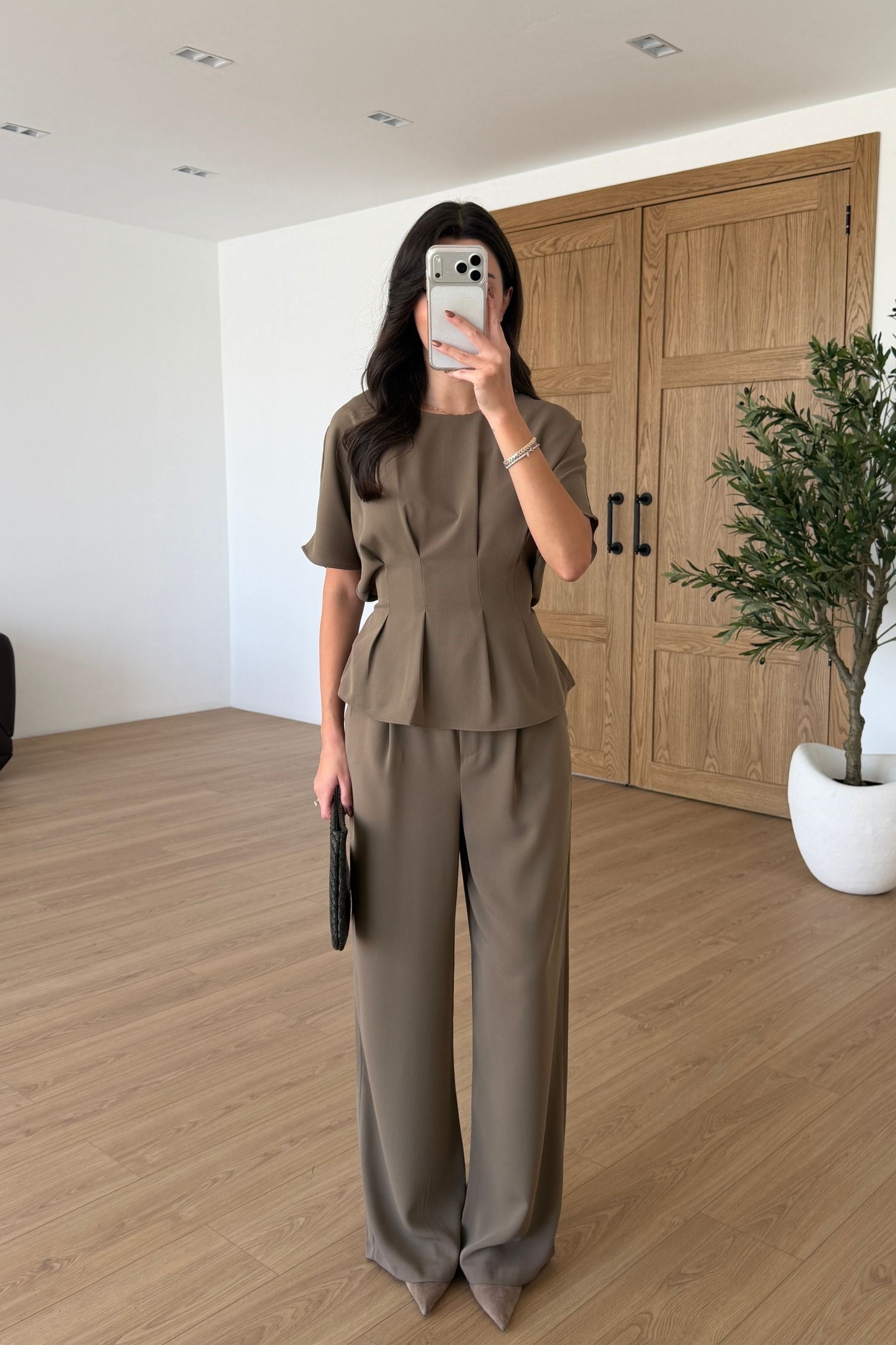 Olivia Haki Belden Oturtmalı Krep Kumaş Takım