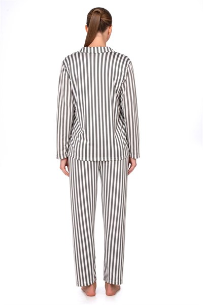 Gri Çizgili Lizbon Kumaş İçi Şardonlu Önden Düğmeli Kadın Pijama Takımı