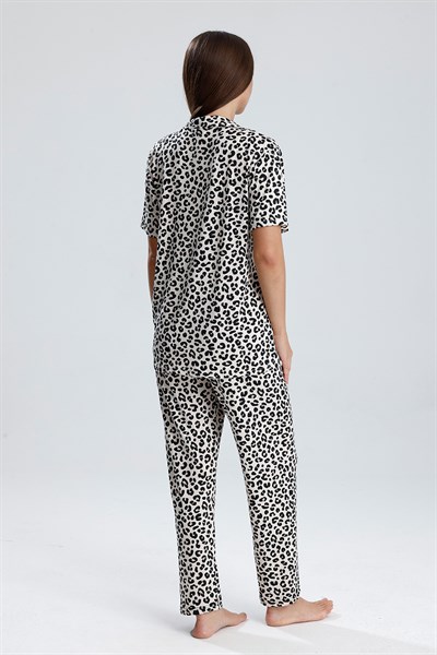 Kadın Düğmeli Leopar Desen Kısa Kollu Pijama Takım